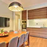 119 - Urban Spacious Apartment Sebastopol